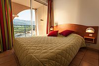 Appart-hôtel Argelès-sur-Mer - Résidence Mer et Golf Port-Argelès vue de chambre côté montagne